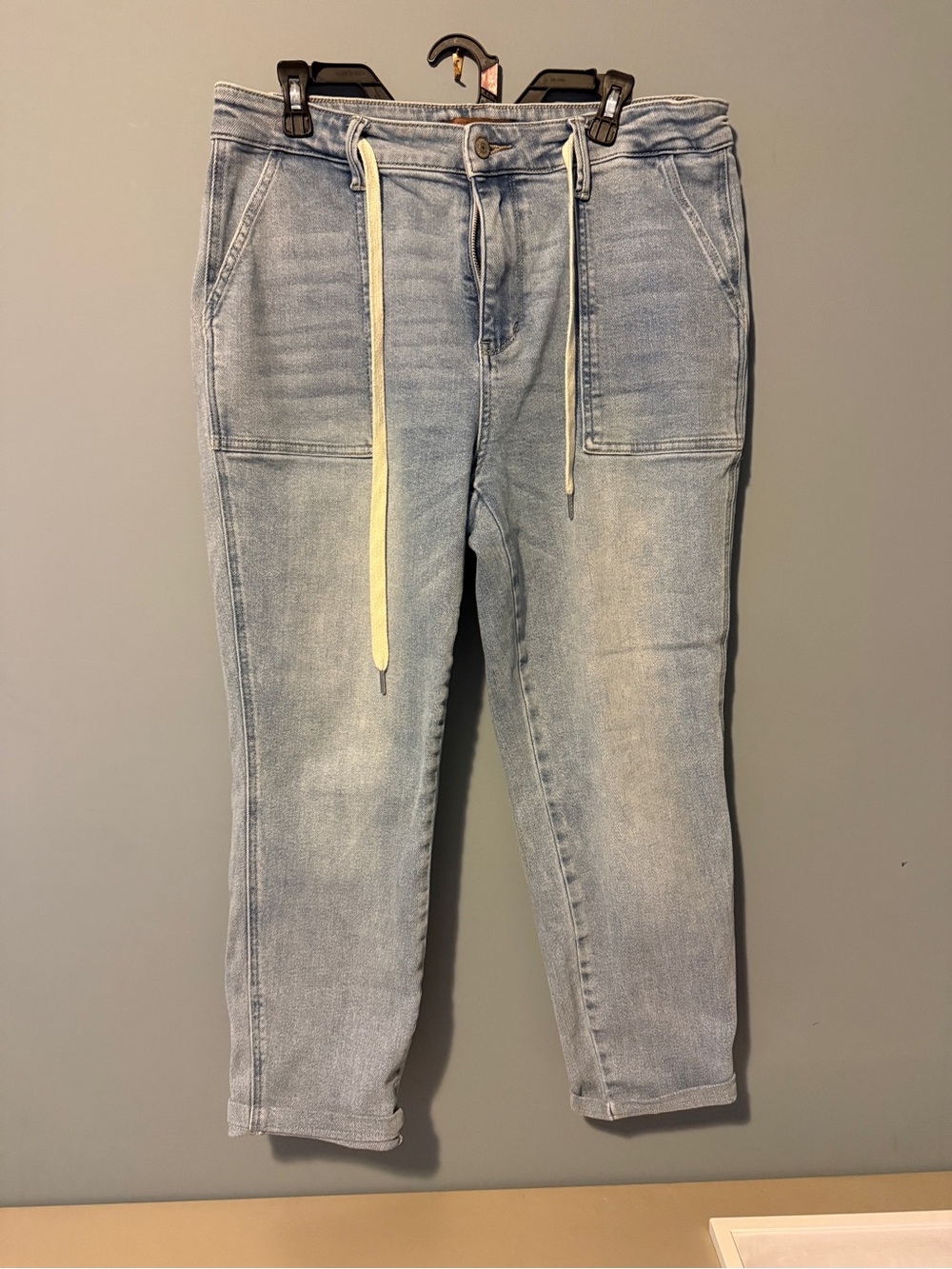 Judy Blue Faded Light Blue Cropped Denim Joggers